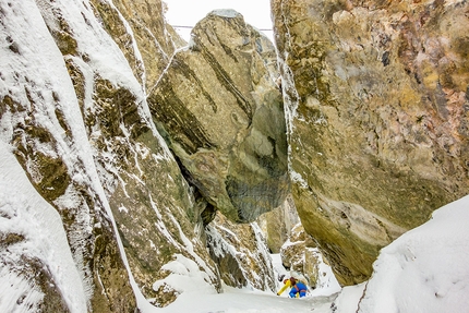 Exocet a Lauterbrunnen di Dani Arnold e Roger Schäli