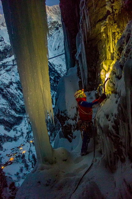 Lauterbrunnental, Exocet, Dani Arnold, Roger Schäli - Roger Schäli establishing Exocet at Lauterbrunnen in Switzerland