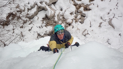 Nevegal, Dolomiti Bellunesi, Asso di Picche, Santiago Padrós, Valter Salvadori  - Valter Salvadori sul secondo tiro di Asso di Picche in Nevegal (Dolomiti Bellunesi)