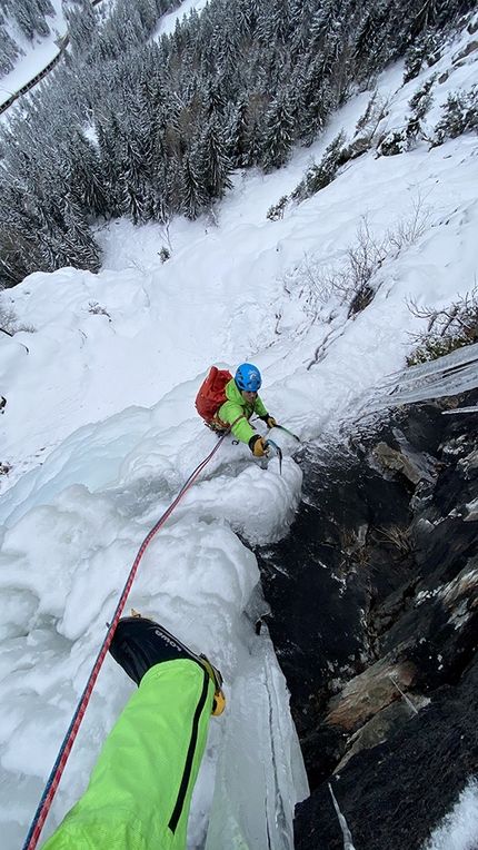 Rein in Taufers, Simon Gietl, Mark Oberlechner - Mark Oberlechner making the first ascent of Dogma at Rein in Taufers (Italy) with Simon Gietl