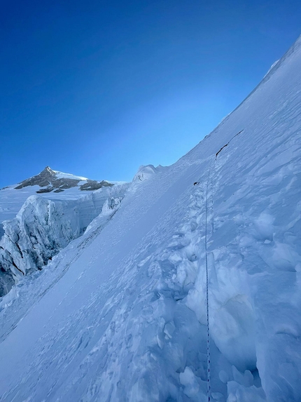 Manaslu, Alex Txikon, Iñaki Alvarez, Simone Moro - The Manaslu winter expedition