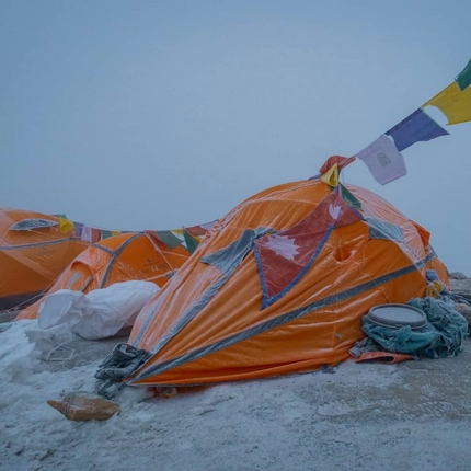 Manaslu, Alex Txikon, Iñaki Alvarez, Simone Moro - The Manaslu winter expedition