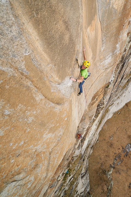 Ale Zeni - Alessandro Zeni climbing Leap of Faith at Poncione d'Alnasca in Switzerland.