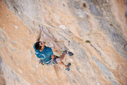 Jorge Díaz-Rullo - Jorge Díaz-Rullo repeating La Rambla 9a+ at Siurana in Spain