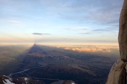 Sean Villanueva O’Driscoll, Moonwalk Traverse, Fitz Roy Traverse, Patagonia - Vista sulla Patagonia durante Moonwalk Traverse di Sean Villanueva, effettuata dal  5 - 10 Febbraio 2021