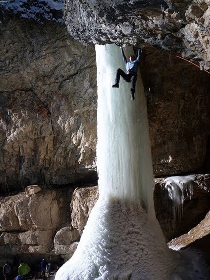 Arrampicata su ghiaccio e dry tooling in Val di Fassa - Per la Madonna