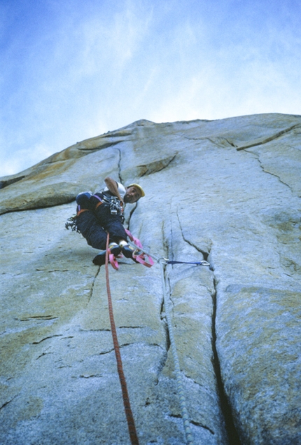 Molti friends e alcuni nuts di Gianni Battimelli - Gianni Battimelli sulla Salathe, El Capitan, Yosemite, 1982