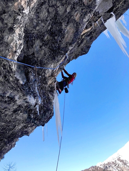 Valle di Daone, Valneda, L’Ira di Giò, Matteo Rivadossi, Simone Monecchi - Matteo Rivadossi a vista su L2 de L’Ira di Giò in Valneda (Val Daone)