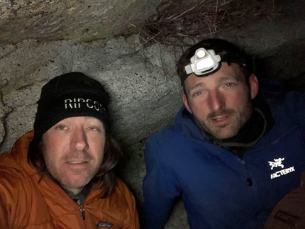 Half Dome, Yosemite, Zach Milligan, Jason Torlano - Jason Torlano e Zach Milligan at the bivouac below Half Dome, Yosemite