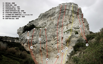 Isili, Sardegna, Corvo Solitario - La falesia Corvo Solitario a Isili in Sardegna