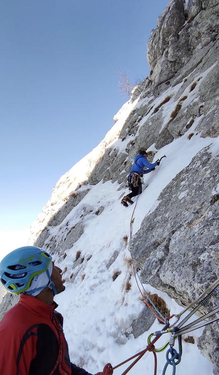 Pizzo Deta, Dolce Ricordo, Giovanni Maria Cianfarani, Massimiliano Facco, Luca Gasparini - Durante l'apertura di Dolce Ricordo al Pizzo Deta nell'Appennino Centrale (Giovanni Maria Cianfarani, Massimiliano Facco, Luca Gasparini 03/03/2021)