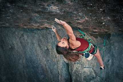 Melissa Le Nevé Action Directe  - Melissa Le Nevé si aggiudica la prima femminile di Action Directe nel Frankenjura, Germania