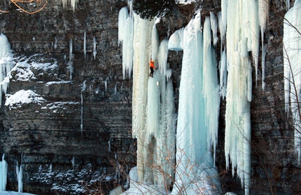 Usa e Canada Ice Climbing Connection