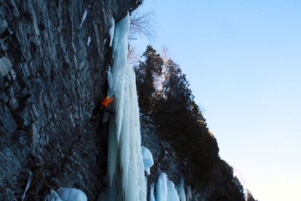 Usa e Canada Ice Climbing Connection - Valentin, Pont Rouge, Quebec, Canada