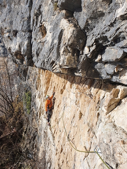 Monte Pubel, Valsugana, Francesco Leardi, Fausto Maragno - Durante l'apertura di Il mondo parallelo di Aki sulla parete dell’Edera al Monte Pubel in Valsugana