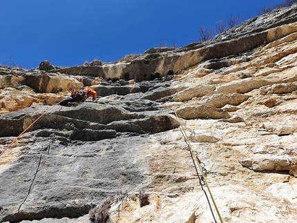 Al Monte Pubel in Valsugana la nuova via d’arrampicata dedicata a Jacopo Guderzo