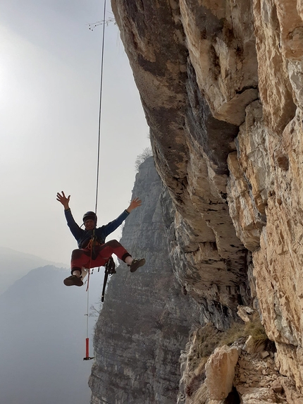 Monte Pubel, Valsugana, Francesco Leardi, Fausto Maragno - Durante l'apertura di Il mondo parallelo di Aki sulla parete dell’Edera al Monte Pubel in Valsugana