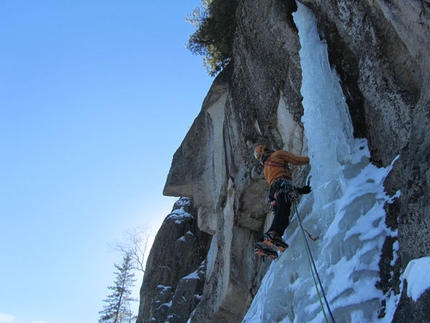 Usa e Canada Ice Climbing Connection - Remission L3, Cathedral ledge, North Conway, New Hampshire USA