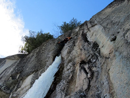 Usa e Canada Ice Climbing Connection - Remission L3, Cathedral ledge, North Conway, New Hampshire USA