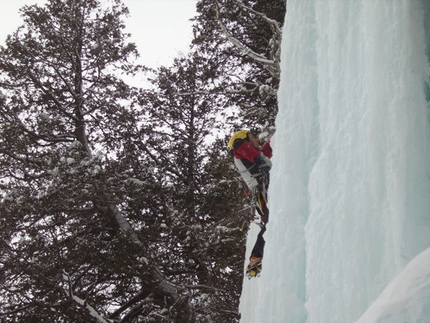 Usa e Canada Ice Climbing Connection - Crazy Diamond L2, Mont Pisagh, Lake Willougby, Vermont, USA (