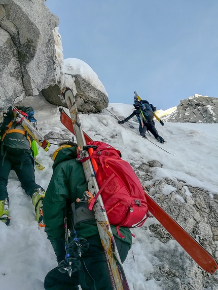 Scialpinismo tra Masino e Bregaglia, Mattia Testa, Marco Gautiero, Riccardo Molteni, Luca Chiesa, Luca Bianchi  - Passaggini di misto salendo al Passo del Ferro (Cima della Bondasca)