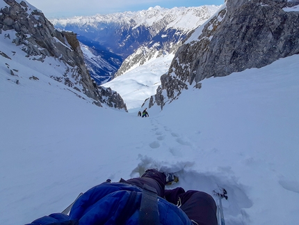 Scialpinismo tra Masino e Bregaglia, Mattia Testa, Marco Gautiero, Riccardo Molteni, Luca Chiesa, Luca Bianchi  - Canale Pizzo di Cacciabella sud