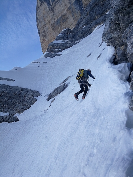 Civetta, Dolomiti, Torre d’Alleghe, Nicola Tondini, Lorenzo D'Addario - Lorenzo D'Addario verso Dulcis in fundo alla Torre d’Alleghe in Civetta, Dolomiti