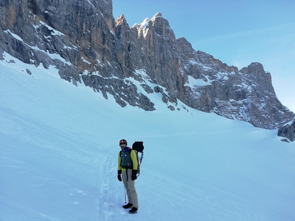 Civetta, Dolomiti, Torre d’Alleghe, Nicola Tondini, Lorenzo D'Addario - Nicola Tondini verso Dulcis in fundo alla Torre d’Alleghe in Civetta, Dolomiti