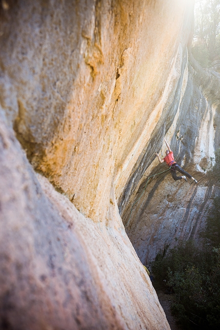 Will Bosi - William Bosi making the first ascent of King Capella at Siurana, Spain. The 22-year-old has proposed the grade of 9b+.