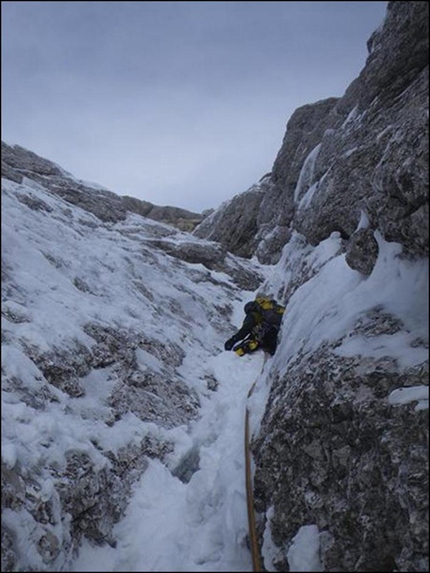 Slovenian winter climbing 2010/2011 - Nejc and Rok Kurinčič on icy Planja North Face