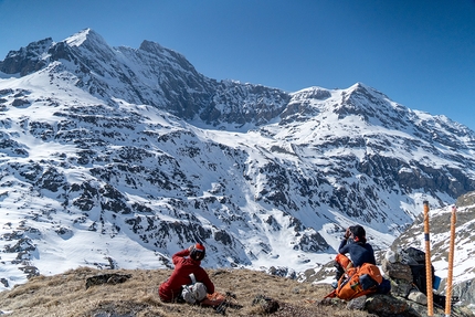 Combin de la Tsessette, Svizzera, parete est discesa con gli sci da Paul Bonhomme e Vivian Bruchez