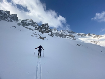 Cima Cercen, Presanella, Emanuele Andreozzi, Matteo Faletti - Sente omeni o giaghete?, parete nord di Cima Cercen (Emanuele Andreozzi, Matteo Faletti 27/03/2021)