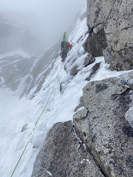 Cima Cercen, Presanella, Emanuele Andreozzi, Matteo Faletti - Sente omeni o giaghete?, parete nord di Cima Cercen (Emanuele Andreozzi, Matteo Faletti 27/03/2021)