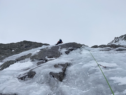 Cima Cercen, Presanella, Emanuele Andreozzi, Matteo Faletti - Sente omeni o giaghete?, parete nord di Cima Cercen (Emanuele Andreozzi, Matteo Faletti 27/03/2021)