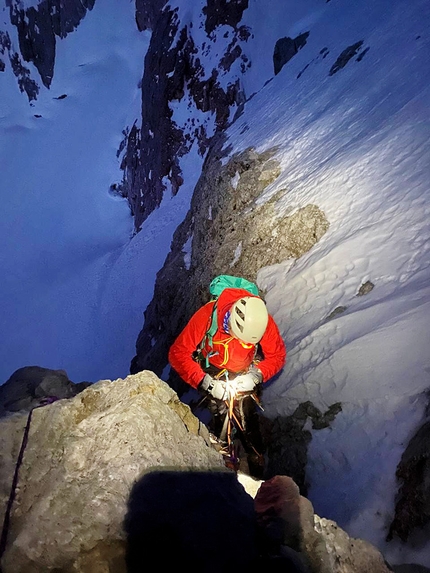 Cimon della Pala, Pale di San Martino, Dolomiti, Emanuele Andreozzi, Matteo Faletti - Emanuele Andreozzi sulle ultime doppie al buio durante l'apertura di Elements of Life al Cimon della Pala, Pale di San Martino, Dolomiti