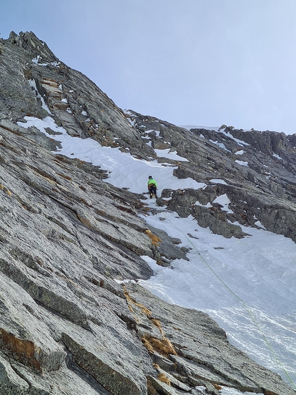 Vedrette di Ries, Cima di Pianalto, Simon Gietl, Jakob Steinkasserer, Feuertaufe - Simon Gietl sul settimo tiro di Feuertaufe sulla parete ovest di Cima di Pianalto, Vedrette di Ries