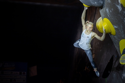 Video: Why Is Janja Garnbret The Best Competition Climber Ever?