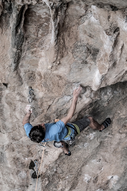 Climb and Clean, Matteo Della Bordella, Massimo Faletti - Matteo Della Bordella in arrampicata a San Vito Lo Capo in Sicilia