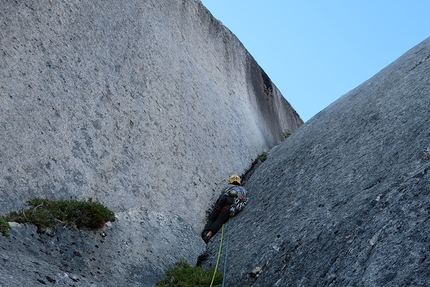 Valle Escondido, Chile, Cristobal Señoret Zobeck, Mike Sánchez - Gaucho Universal on Cerro Cascada in Valle Escondido, Chile, first ascended by Cristobal Señoret Zobeck and Mike Sánchez 03/2021