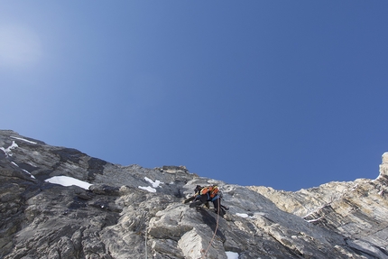 Mount Niblock, Canada, Brette Harrington, Dylan Cunningham - Brette Harrington e Dylan Cunningham aprendo Just a Nibble sulla parete NE di Mount Niblock in Canada il 17/04/2021