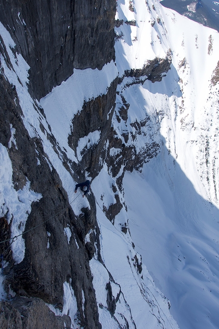 Mount Niblock, Canada, Brette Harrington, Dylan Cunningham - Brette Harrington e Dylan Cunningham aprendo Just a Nibble sulla parete NE di Mount Niblock in Canada il 17/04/2021