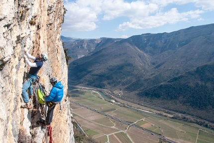 Il Castello errante di Lorenzo D’Addario e Nicola Tondini a Castel Presina, Val d’Adige