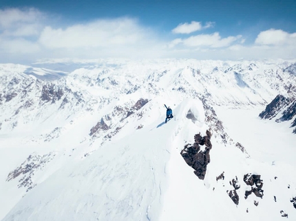 Andrzej Bargiel claims first ascent and ski descent of Yawash Sar II in Pakistan