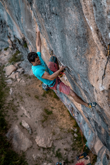 Marcello Bombardi, Lapsus, Andonno - Marcello Bombardi repeating Lapsus, first ascended at Andonno by Stefano Ghisolfi in 2015