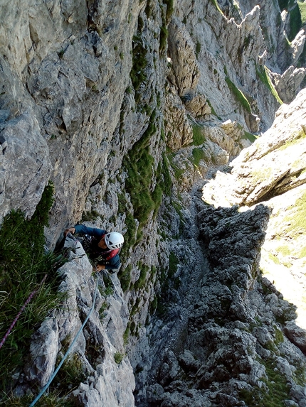 Grignetta, Grigna, Torrione Palma, Il buio oltre la siepe, Jorge Leonel Palacios, Saverio De Toffol - Il buio oltre la siepe (Torrione Palma, Grignetta): In uscita dal secondo tiro