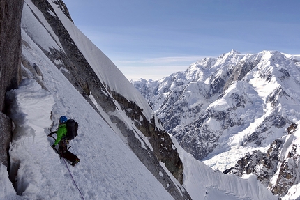 Mount Huntington, Alaska, Heart of Stone, Luka Lindič, Ines Papert - Making the first ascent of Heart of Stone on the West Face of Mount Huntington in Alaska (Luka Lindič, Ines Papert 26-27/04/2021)