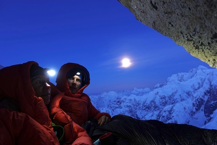 Mount Huntington, Alaska, Heart of Stone, Luka Lindič, Ines Papert - Making the first ascent of Heart of Stone on the West Face of Mount Huntington in Alaska (Luka Lindič, Ines Papert 26-27/04/2021)