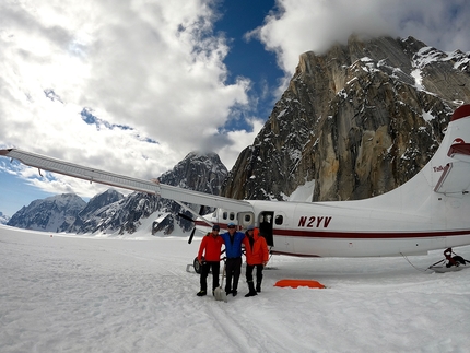 Mount Huntington, Alaska, Heart of Stone, Luka Lindič, Ines Papert - Making the first ascent of Heart of Stone on the West Face of Mount Huntington in Alaska (Luka Lindič, Ines Papert 26-27/04/2021)