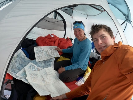 Mount Huntington, Alaska, Heart of Stone, Luka Lindič, Ines Papert - Making the first ascent of Heart of Stone on the West Face of Mount Huntington in Alaska (Luka Lindič, Ines Papert 26-27/04/2021)