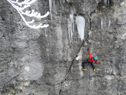 Drytooling beneath the Gran Sasso d'Italia at the Città di Pietra